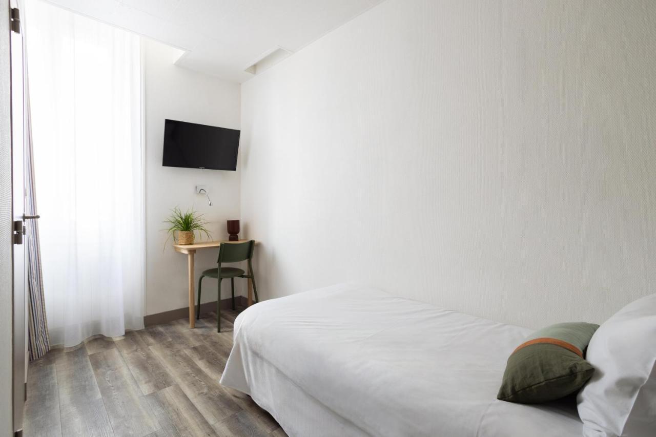 Hotel Suzane Angers Luaran gambar