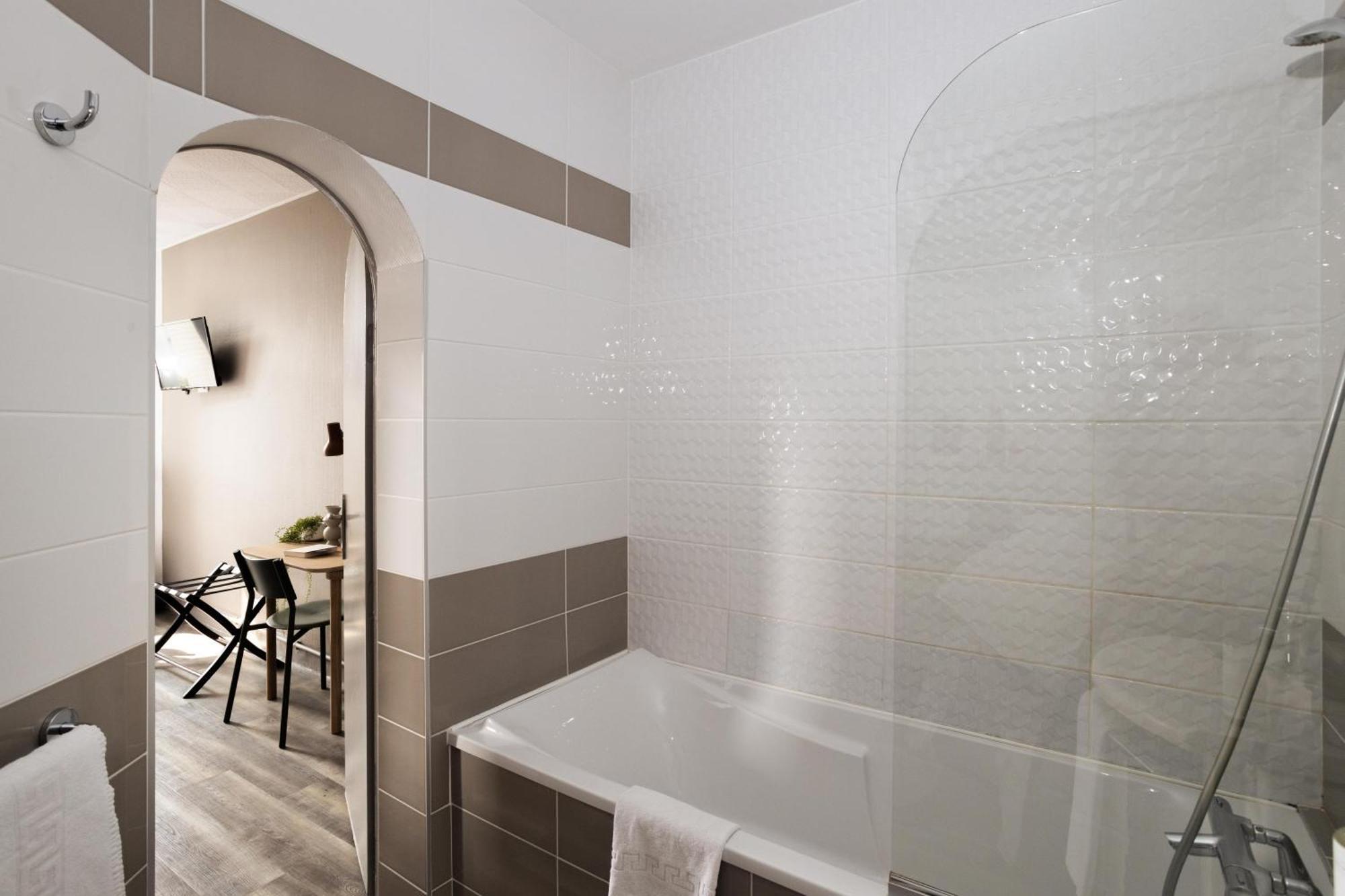 Hotel Suzane Angers Luaran gambar