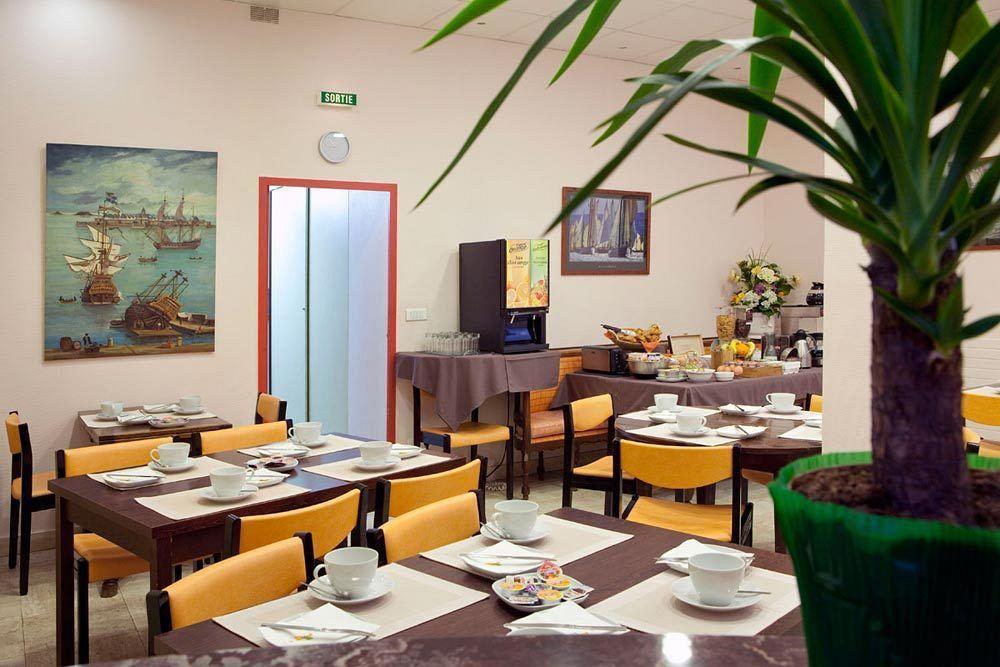 Hotel Suzane Angers Luaran gambar
