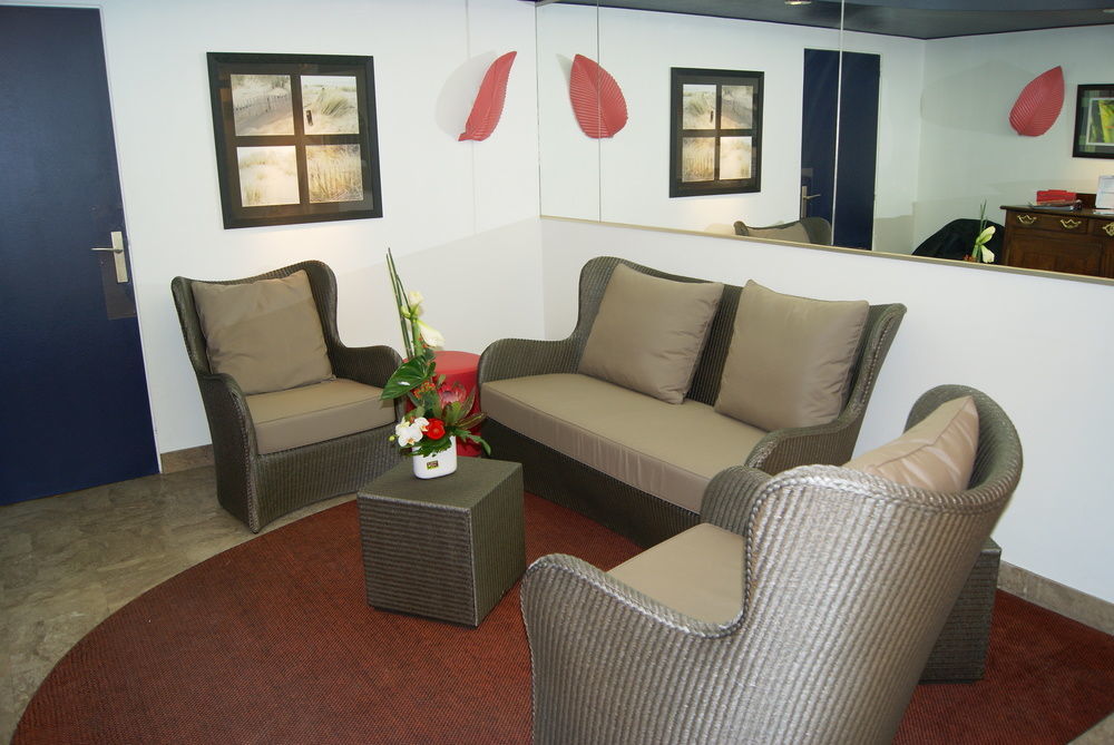 Hotel Suzane Angers Luaran gambar