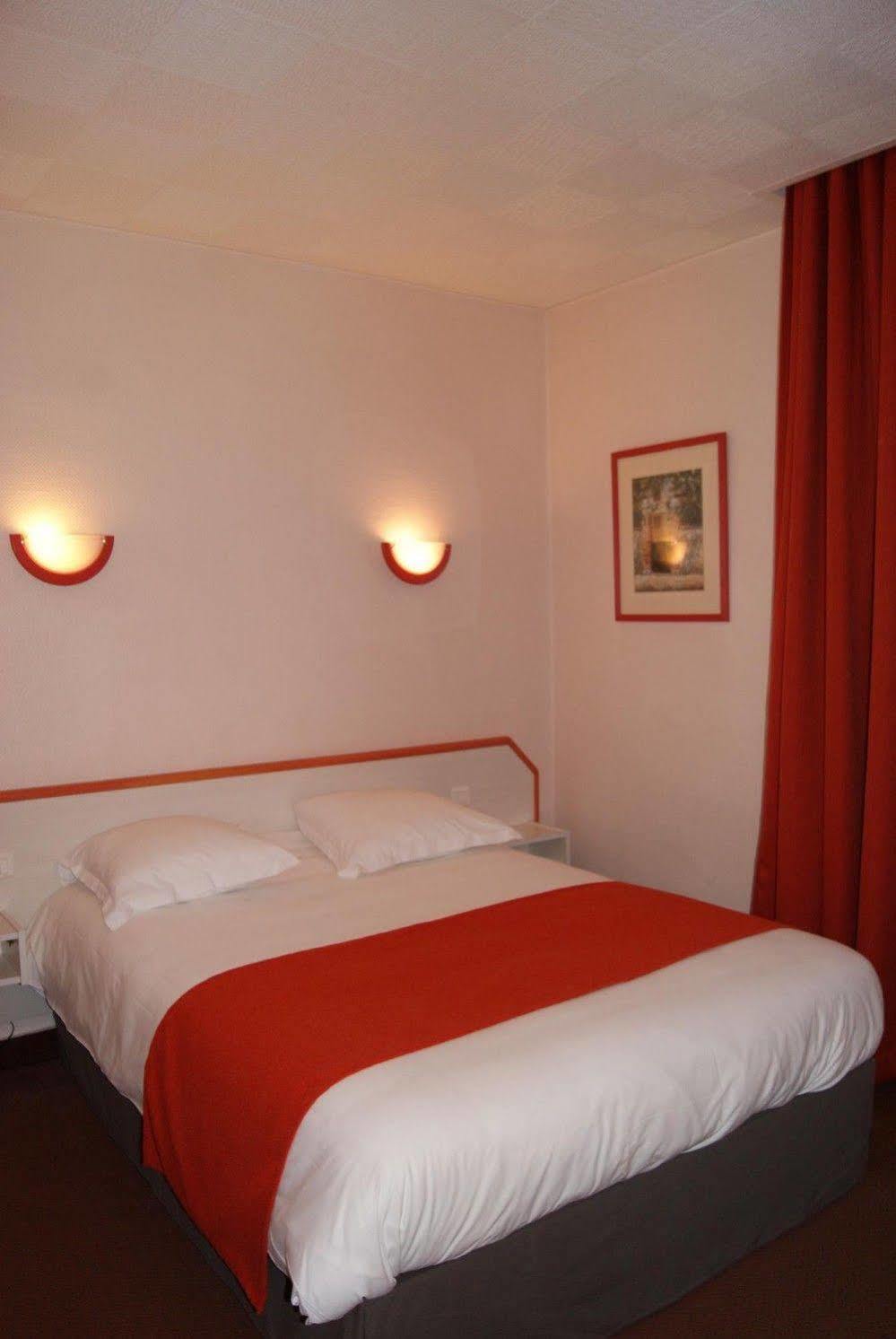 Hotel Suzane Angers Luaran gambar