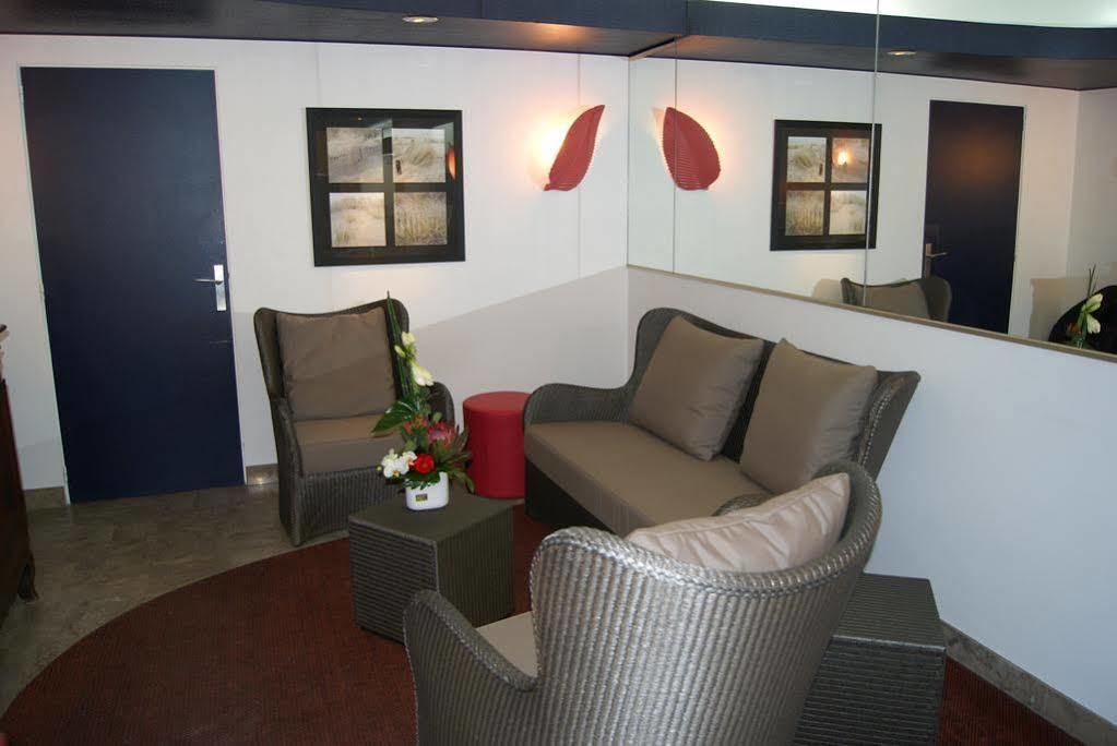 Hotel Suzane Angers Luaran gambar