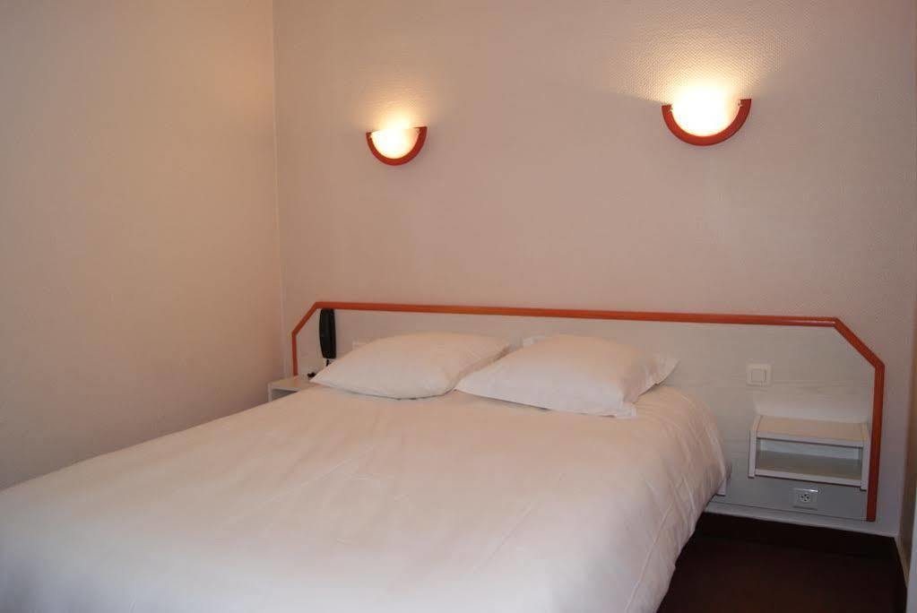 Hotel Suzane Angers Luaran gambar