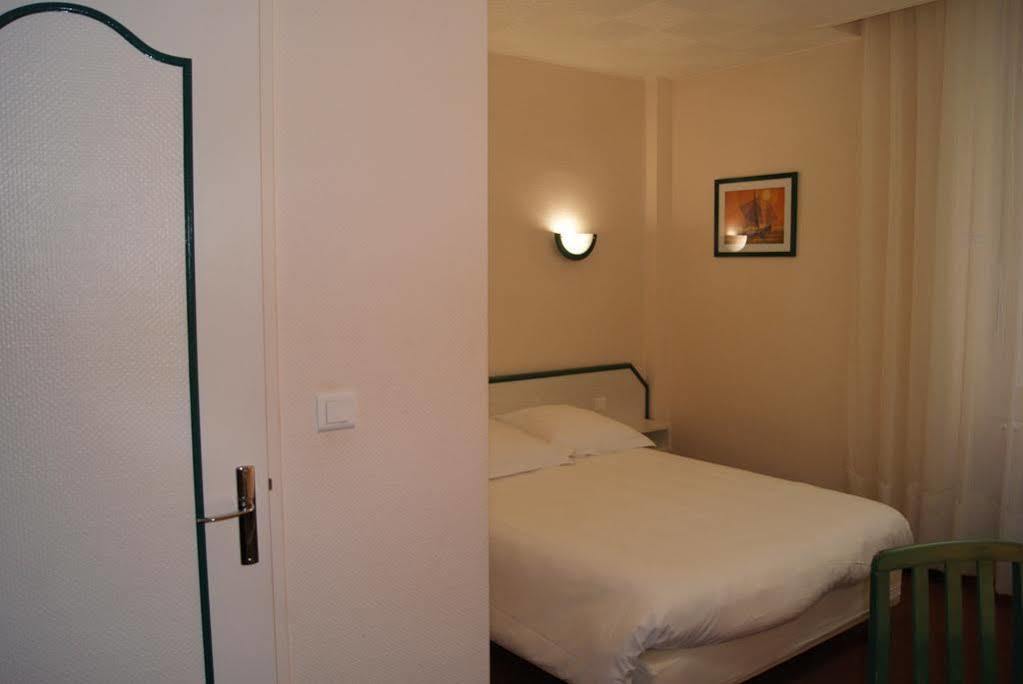 Hotel Suzane Angers Luaran gambar